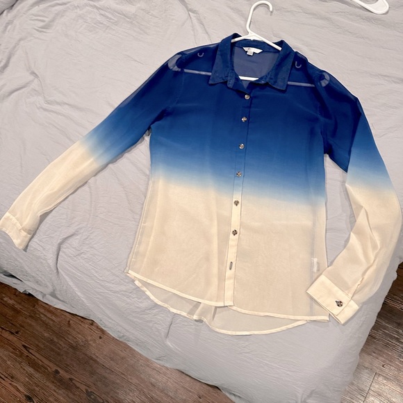 Women’s Volcom sheer button down size Med/ 12 - Picture 1 of 7